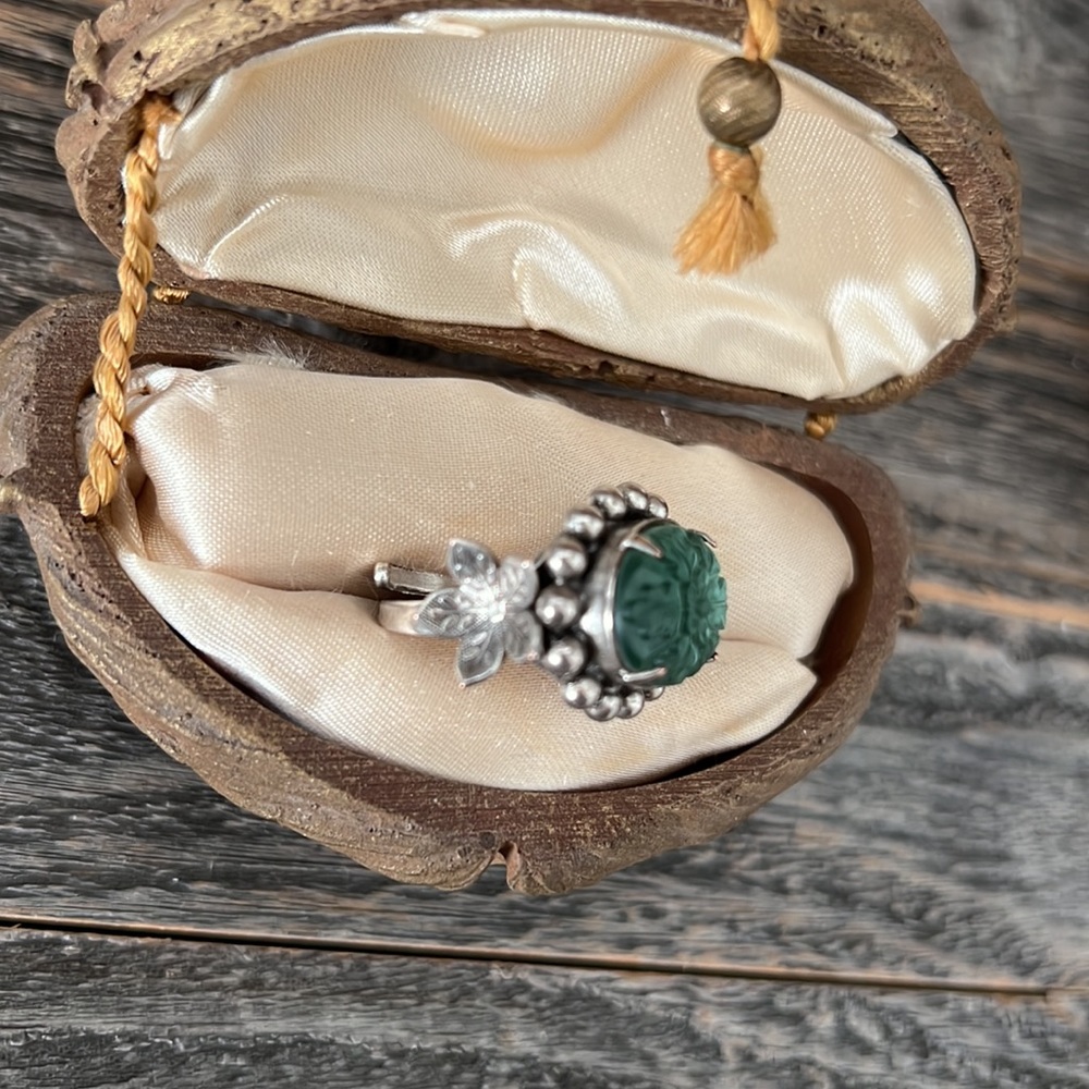 Beautiful Statement Ring - image 3